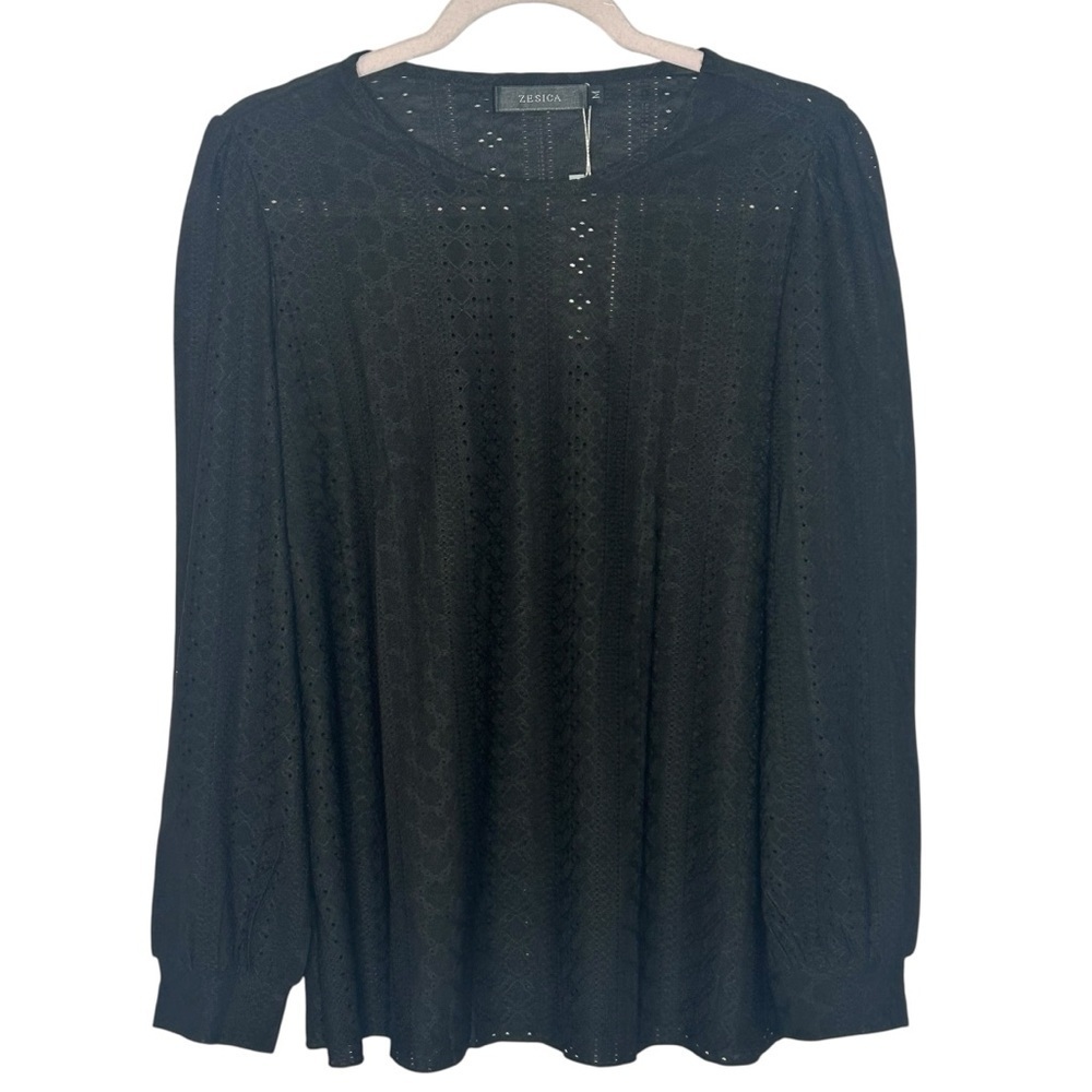 Zesica Black Laser Cut Long Sleeve Blouse NWT